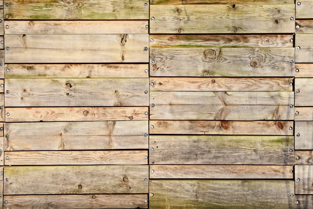 https://pixabay.com/photos/wooden-fence-fence-wood-plank-3221169/